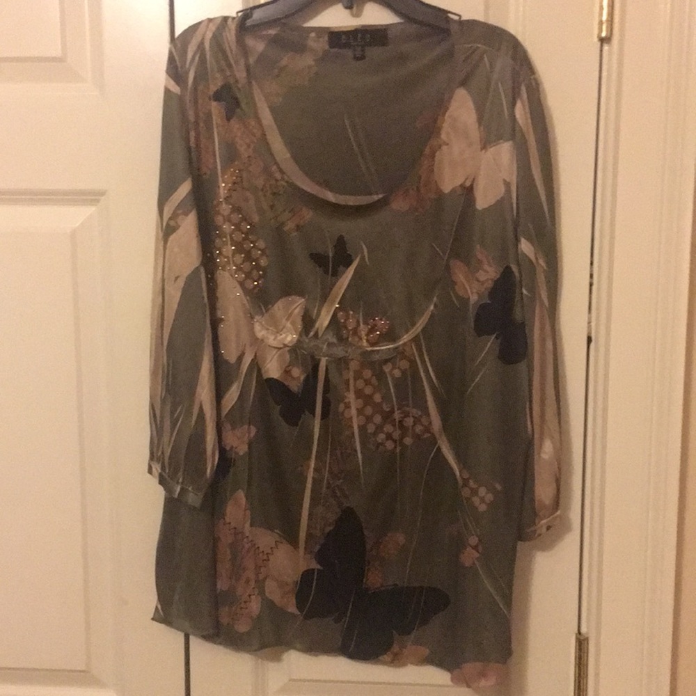 Women’s butterfly pattern top